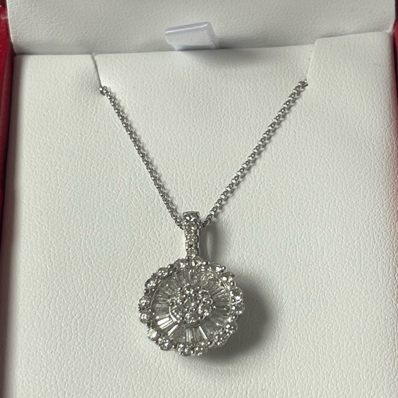 1.25 CT Diamond Flower Necklace Pendant 14K White Gold - Picture 1 of 8